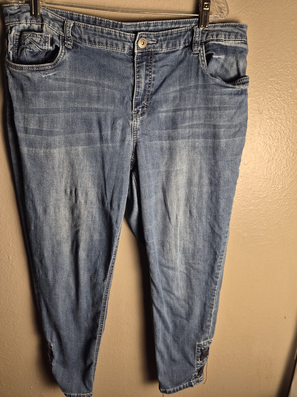 CJ Banks Light Blue Cropped Ankle Jeans